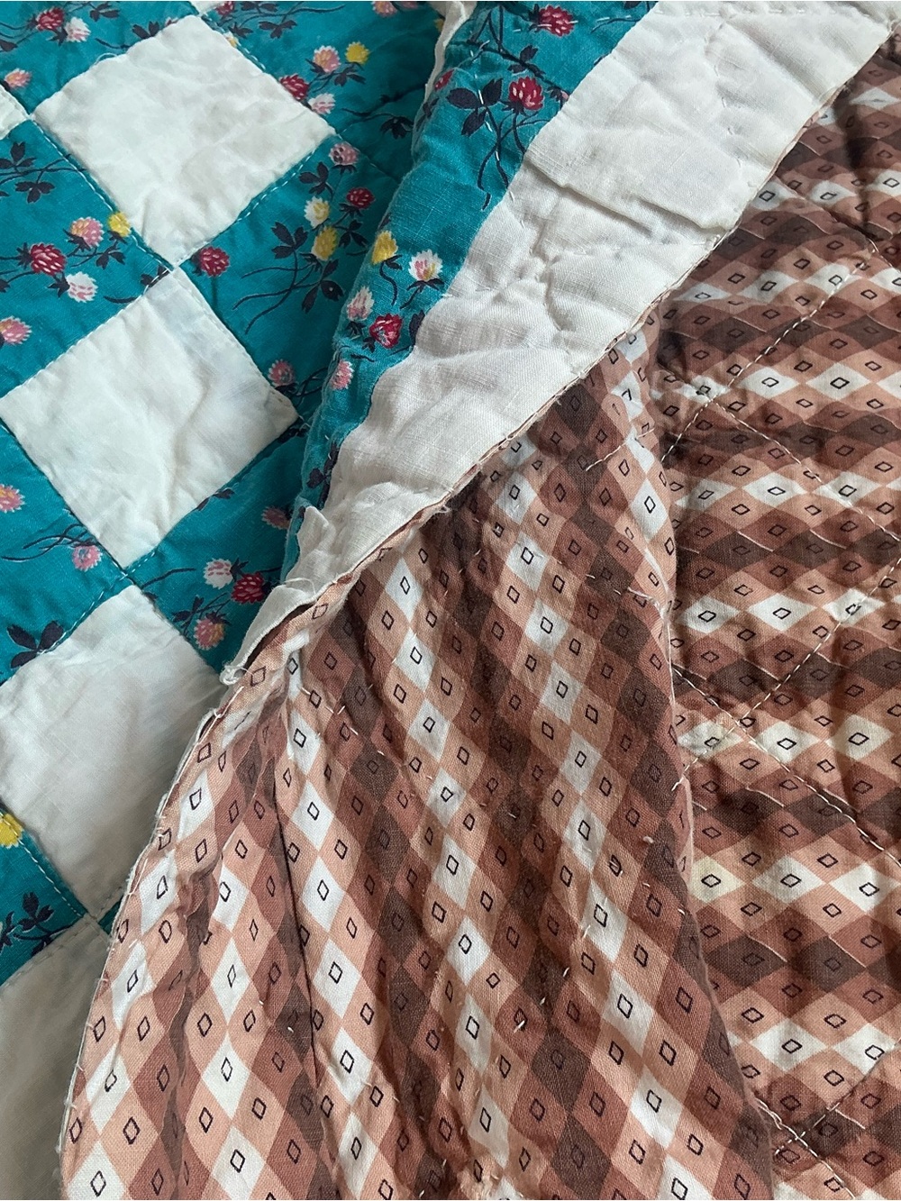 Vintage reversible turquoise and brown floral quilt USA made 66 x 78 - Picture 6 of 7
